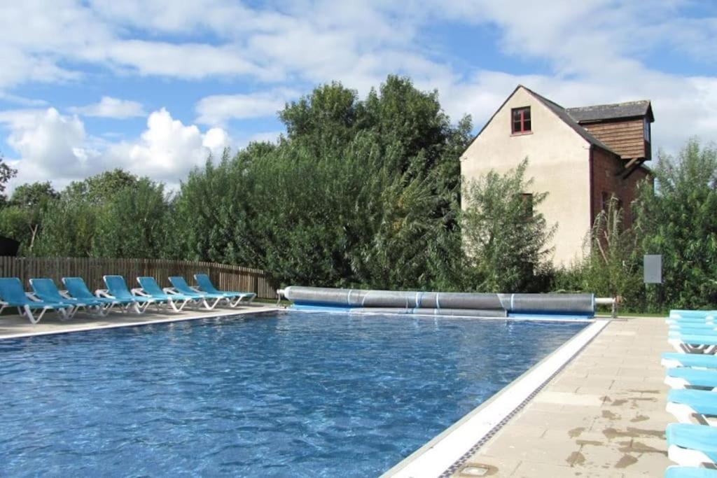 Blueberry Cottage - Lower Mill Estate Somerford Keynes Eksteriør bilde